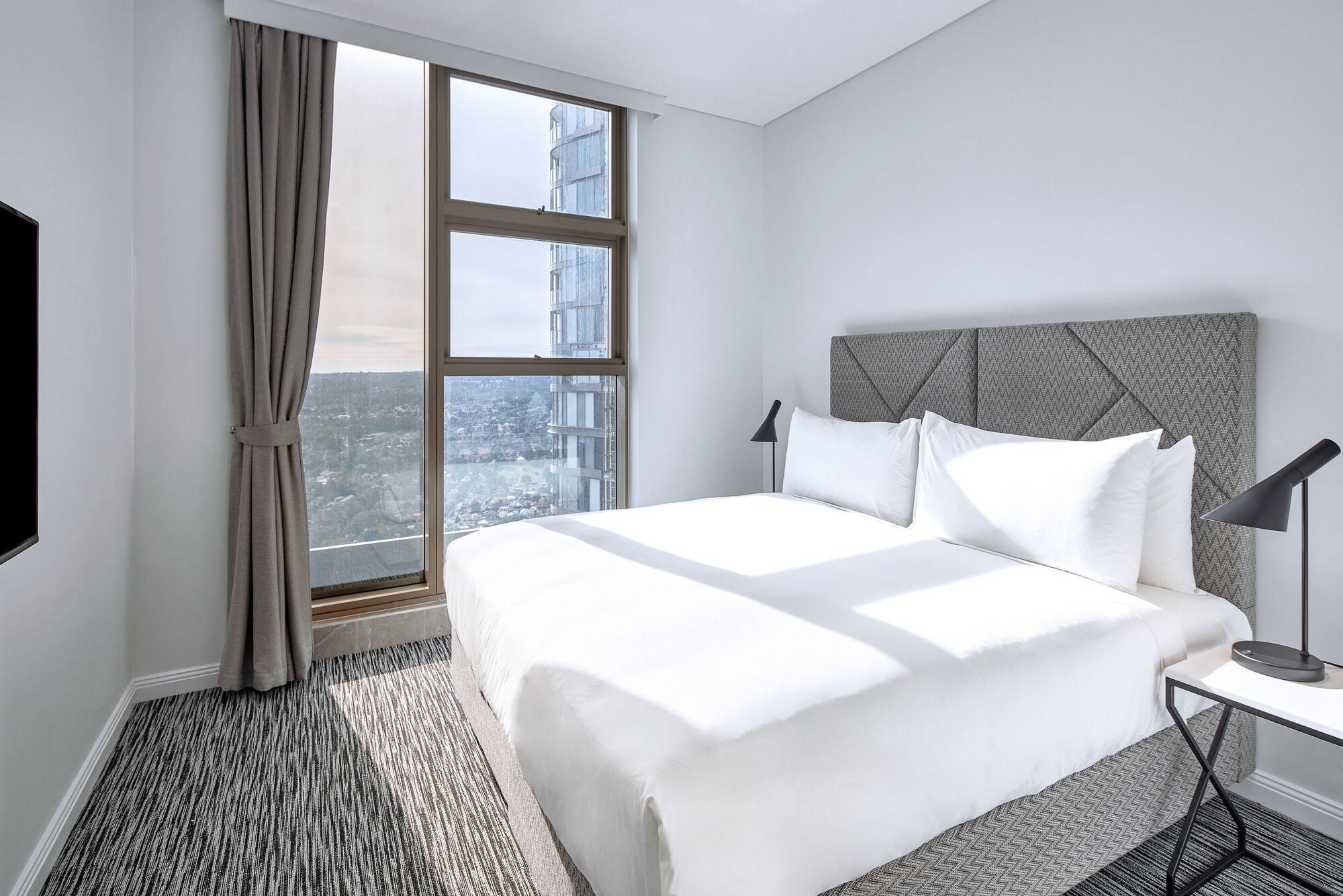 3 Bedrooms, Sky, Suite, 3 King Beds