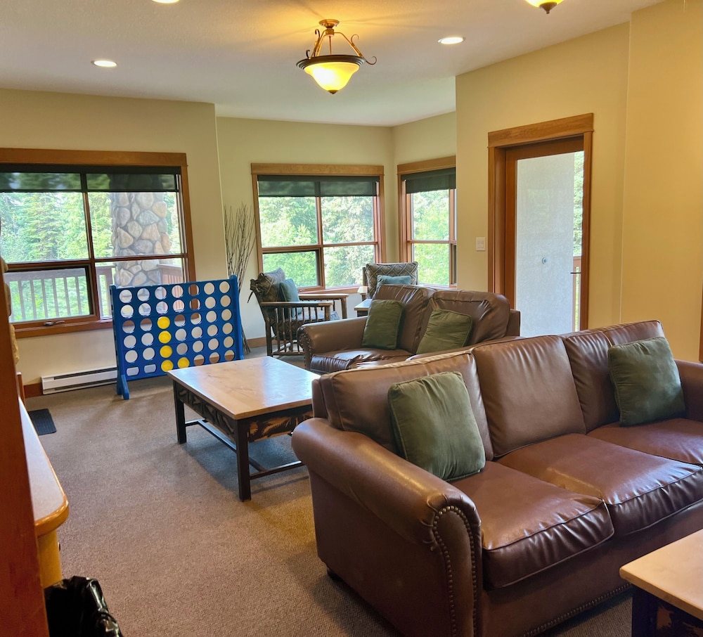 The Pinnacle Lodge 33/46