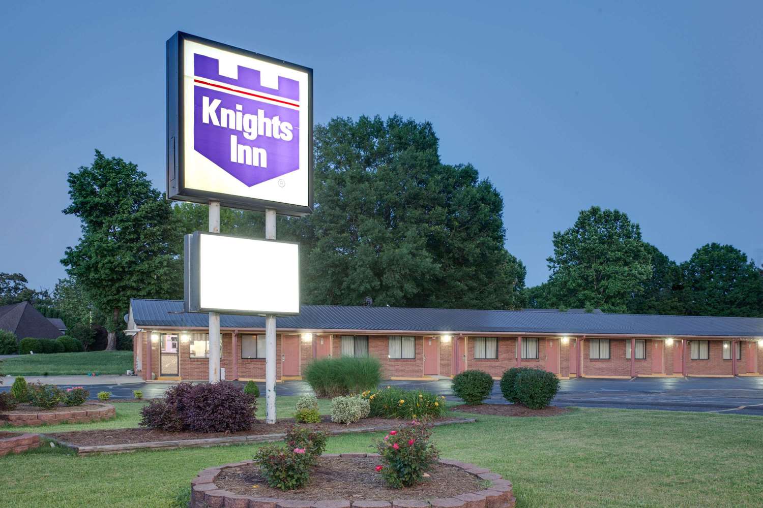 Knights Inn Paris 2/18
