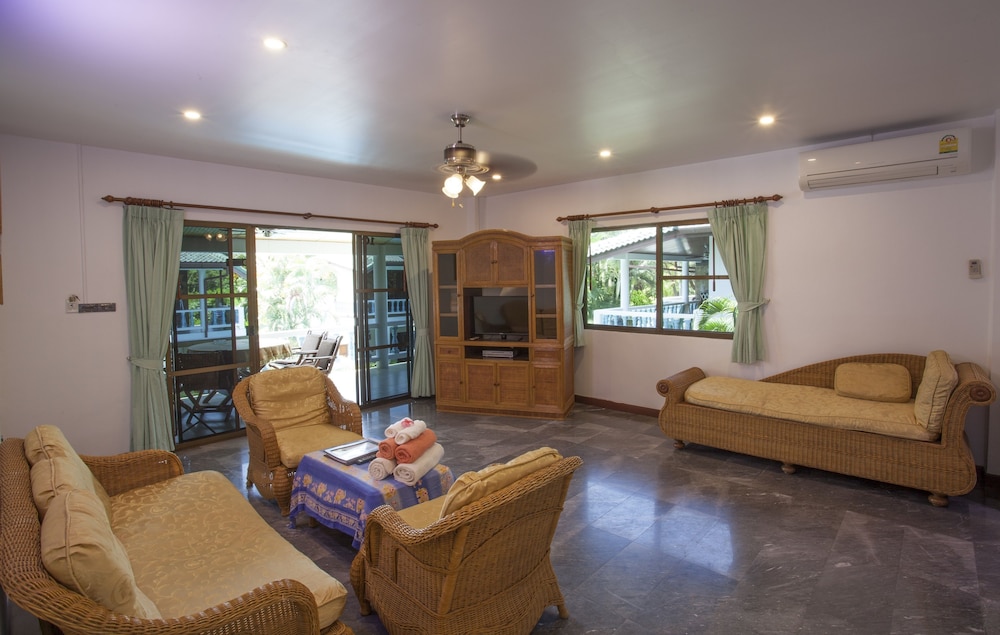 Ya Nui Resort 36/81