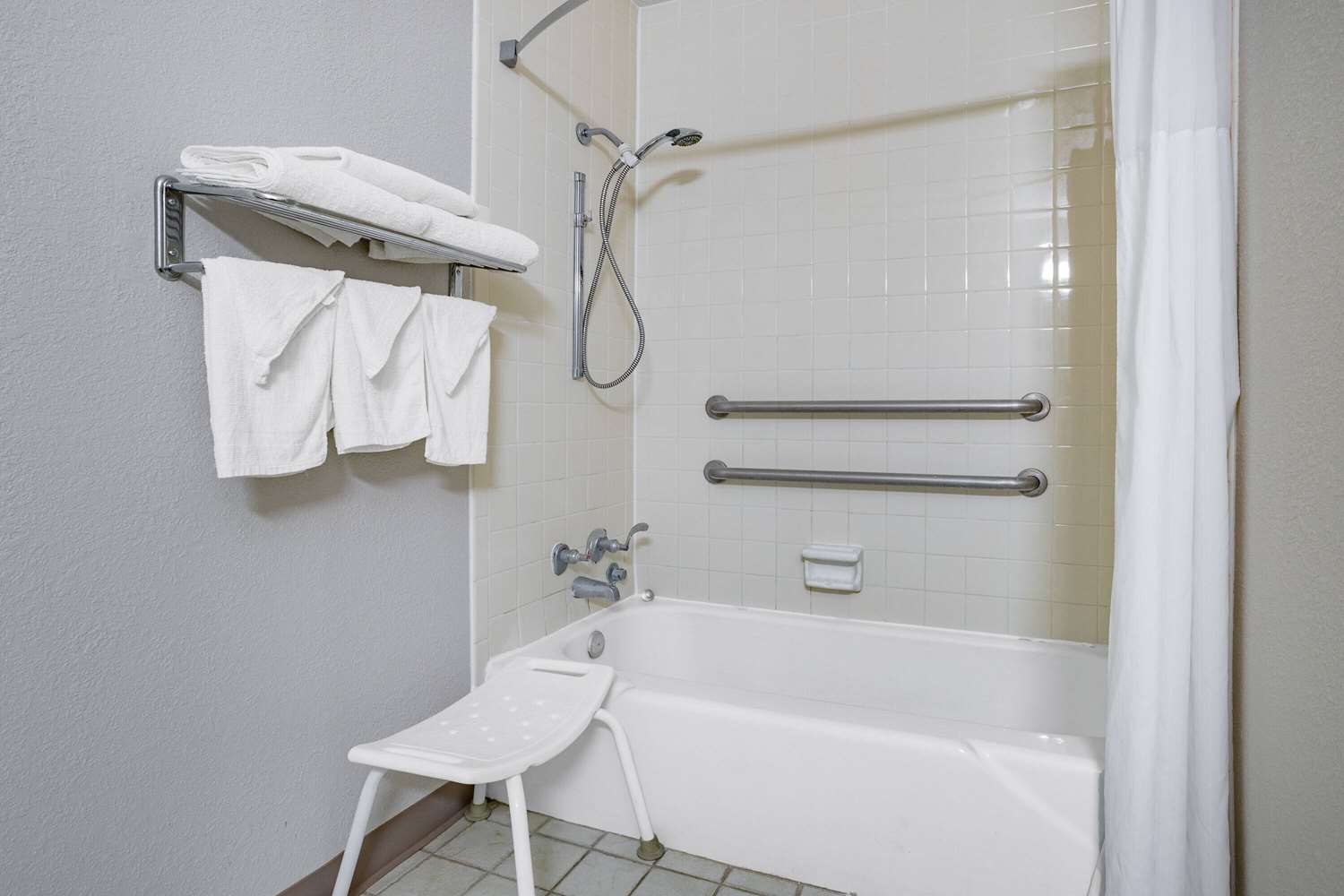 Days Inn By Wyndham Cambridge 40/41
