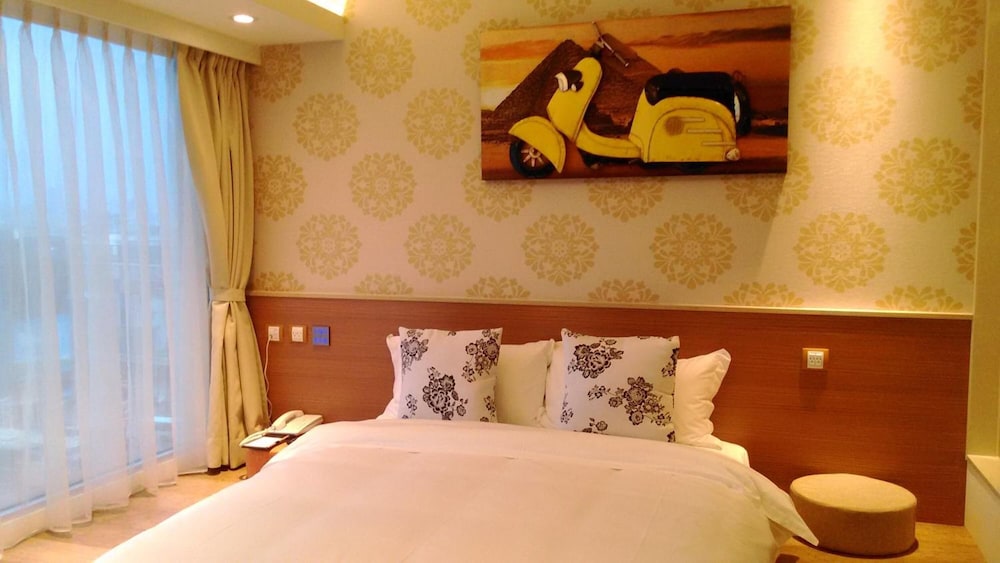 Walker Hotel Ximen 18/50