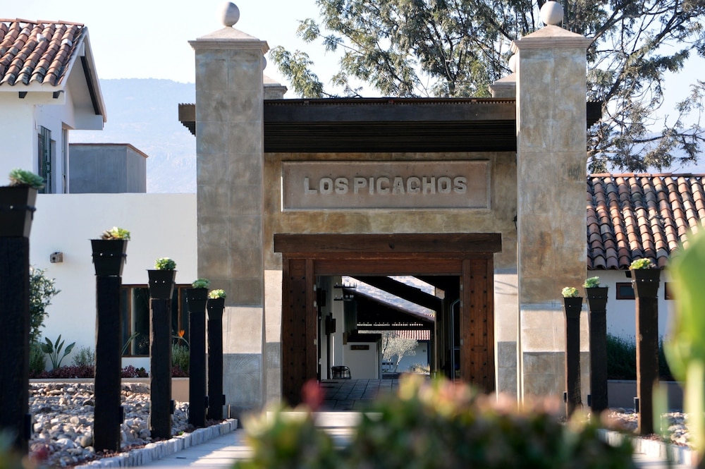 Hacienda Los Picachos 1/69