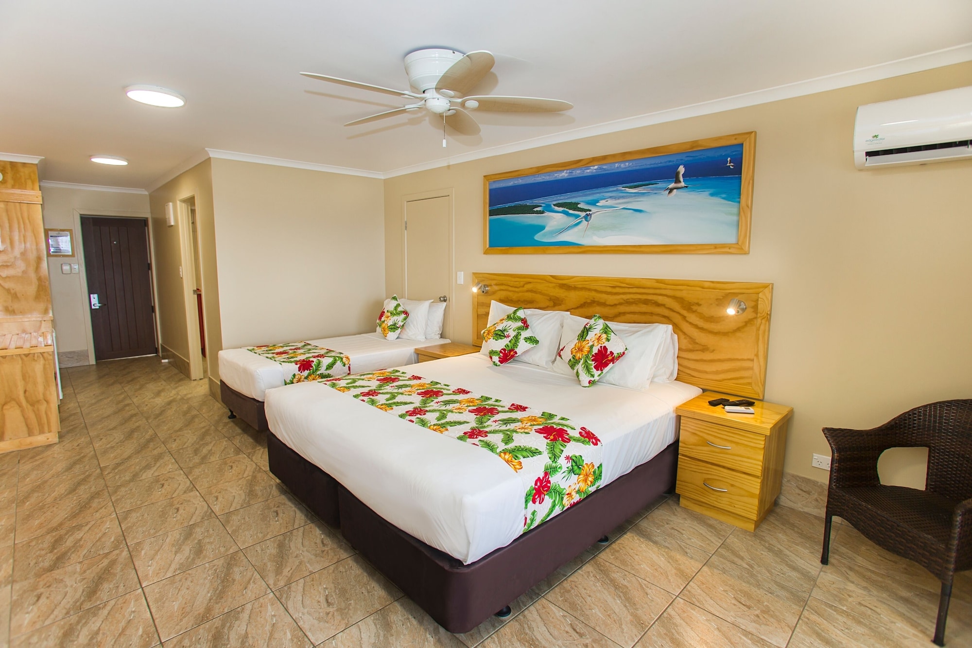 ROOM, LAGOON VIEW