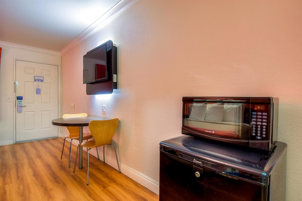 Motel6 Menifee, CA 52/71