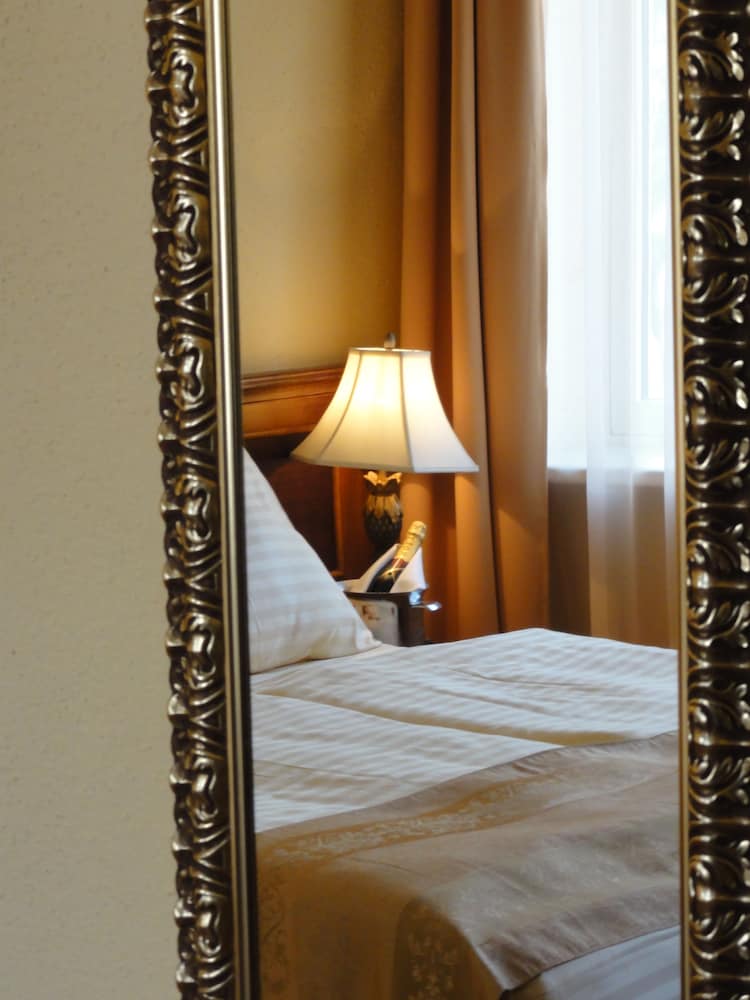 HOTEL CONTINENTAL 14/64