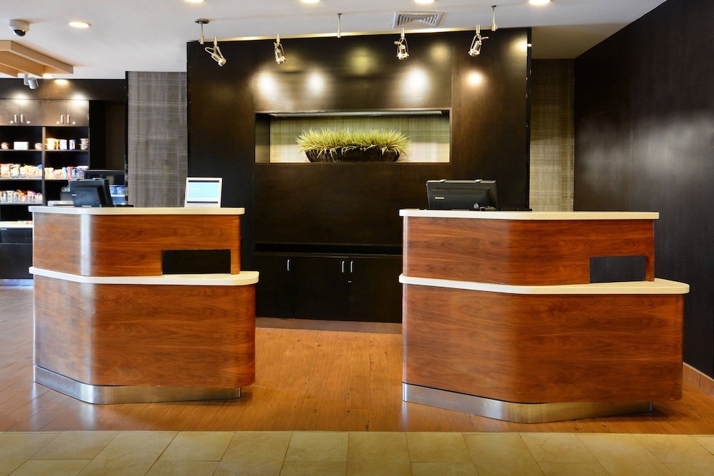 Lobby at Courtyard by Marriott Beckley, BECKLEY - WV