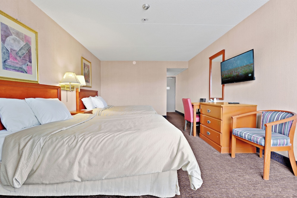 STANDARD, 2 QUEEN BEDS