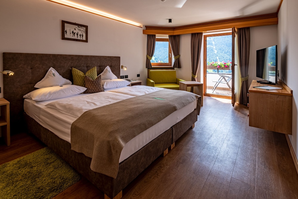 1 Bedroom, Comfort, Double Bed, Mountain View