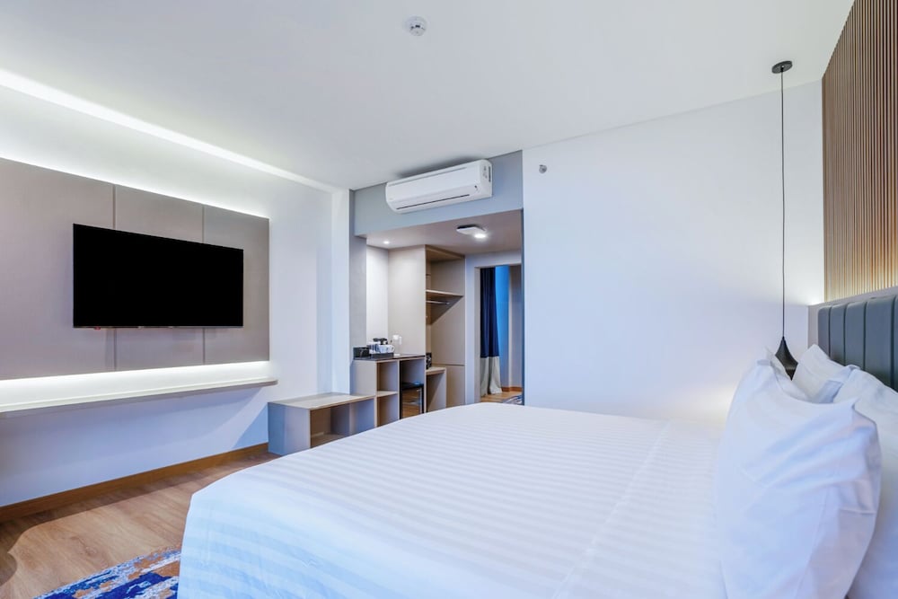 Aston Emidary Bangka Hotel and Conference Center 23/57