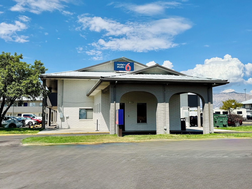 Motel6 Ogden, UT - 21st Street 22/24