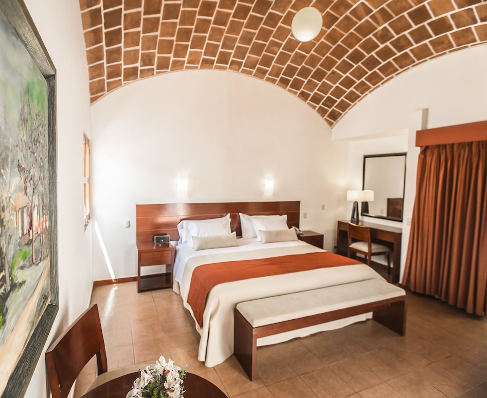Hotel Las Dunas 10/25