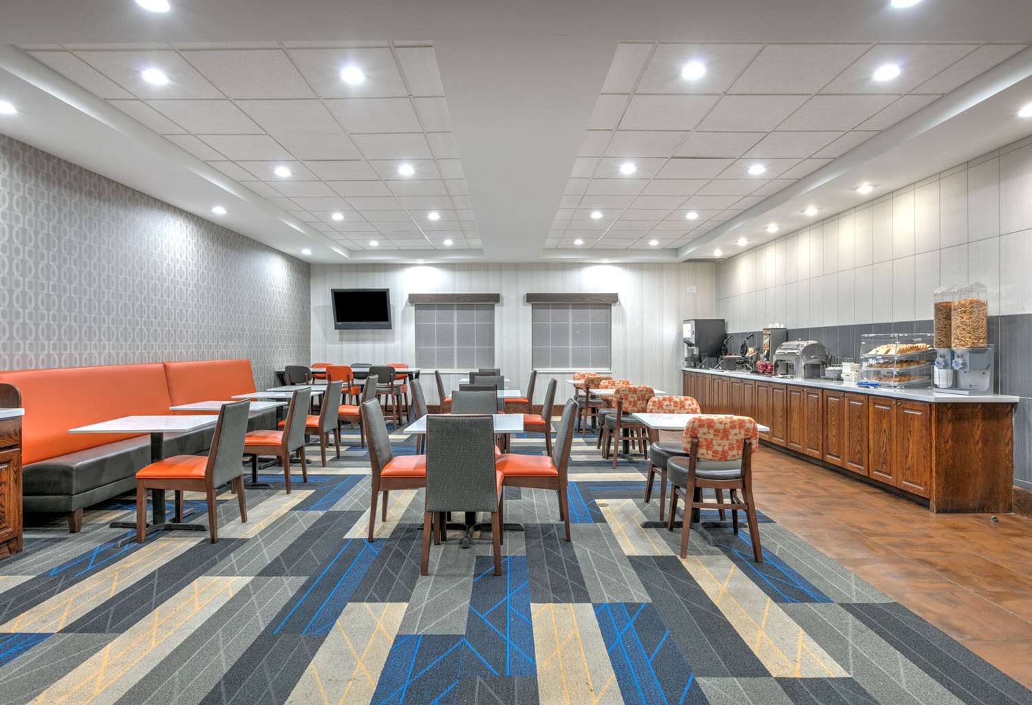 La Quinta Inn & Suites by Wyndham Fort Worth NE Mall 44/52