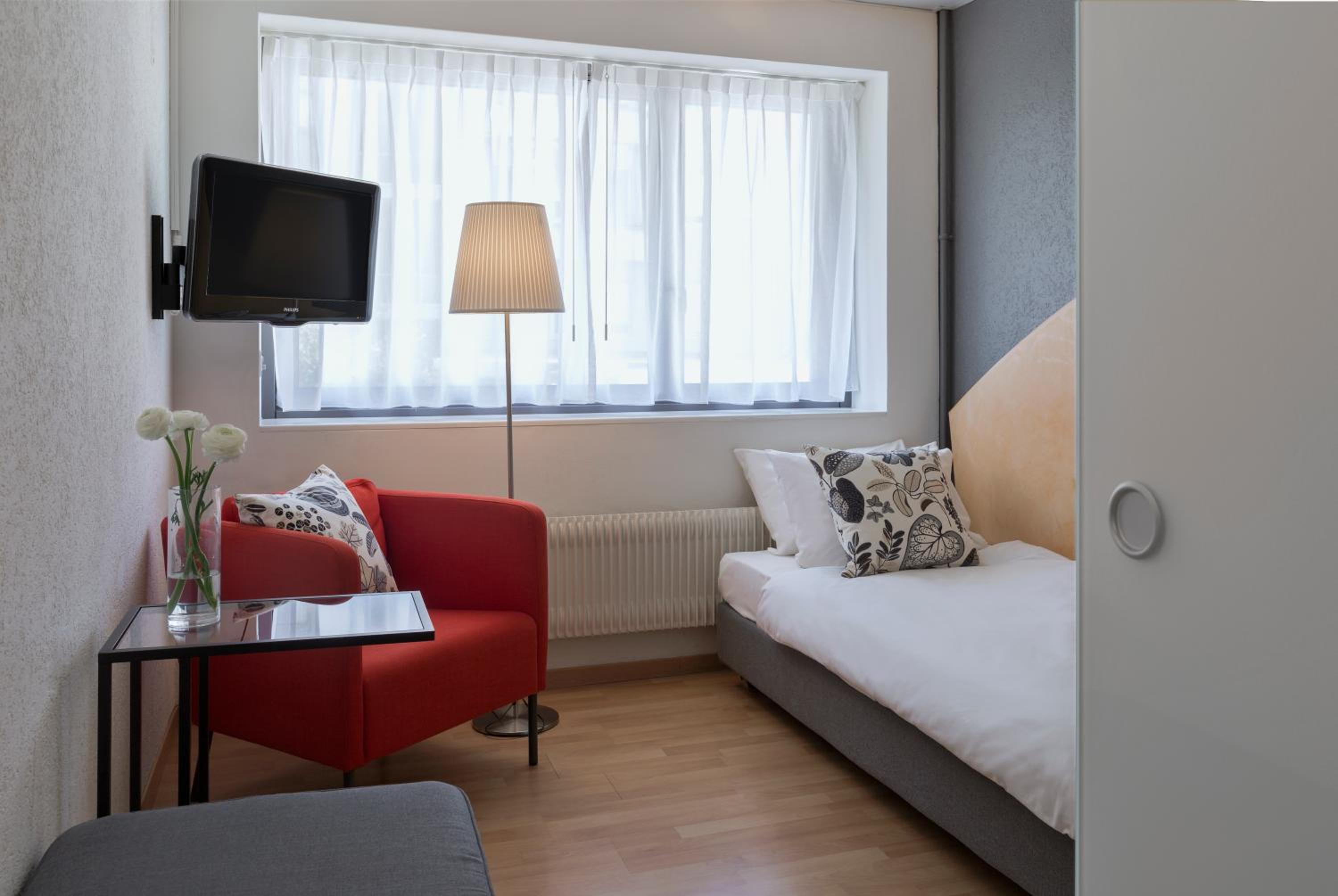Room, Single