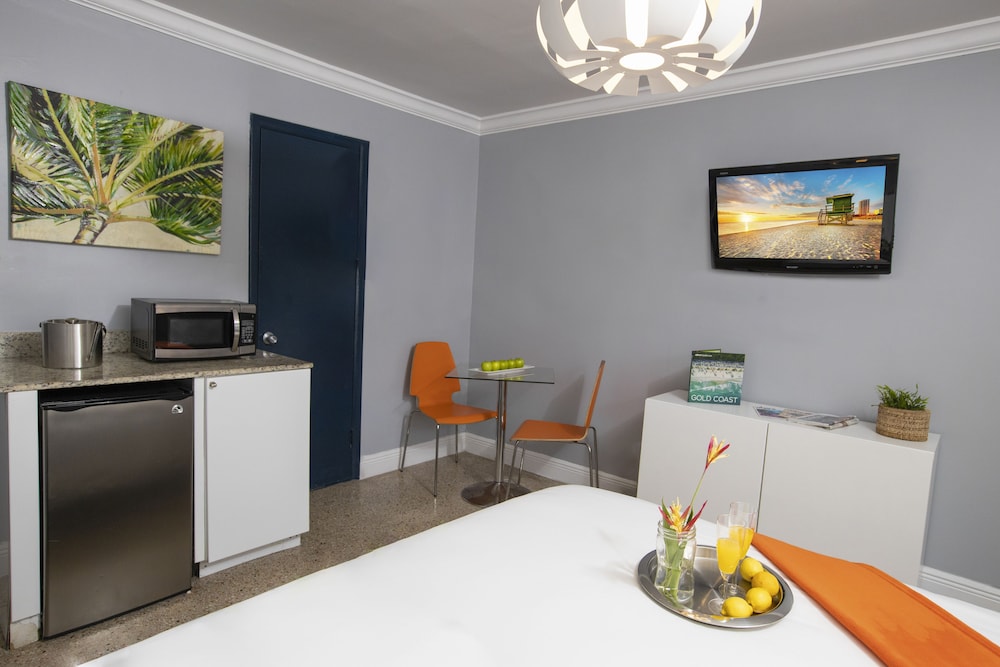 Hollywood Beach Suites Hostel Hotel 45/75
