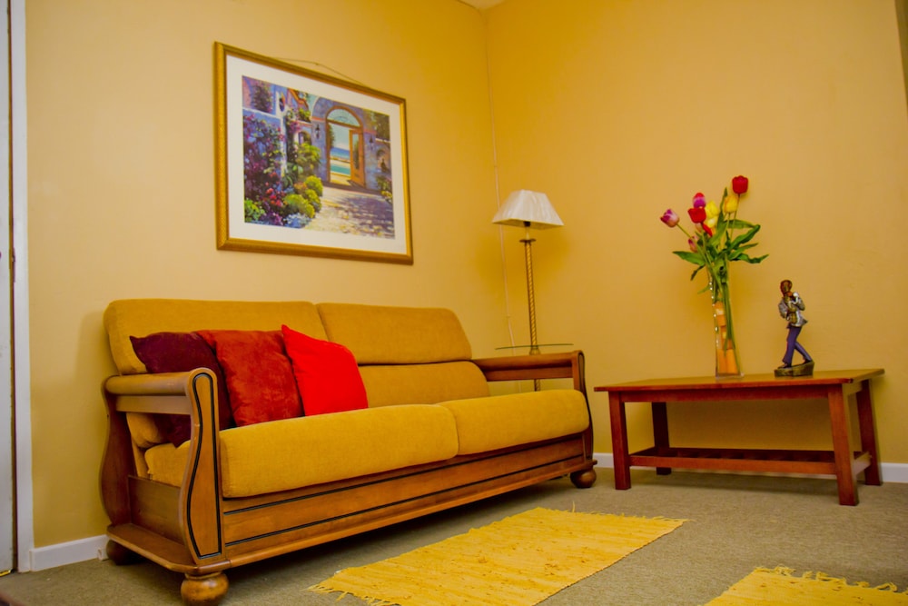 Port Of Spain Sunny Guest Apartment 5/8
