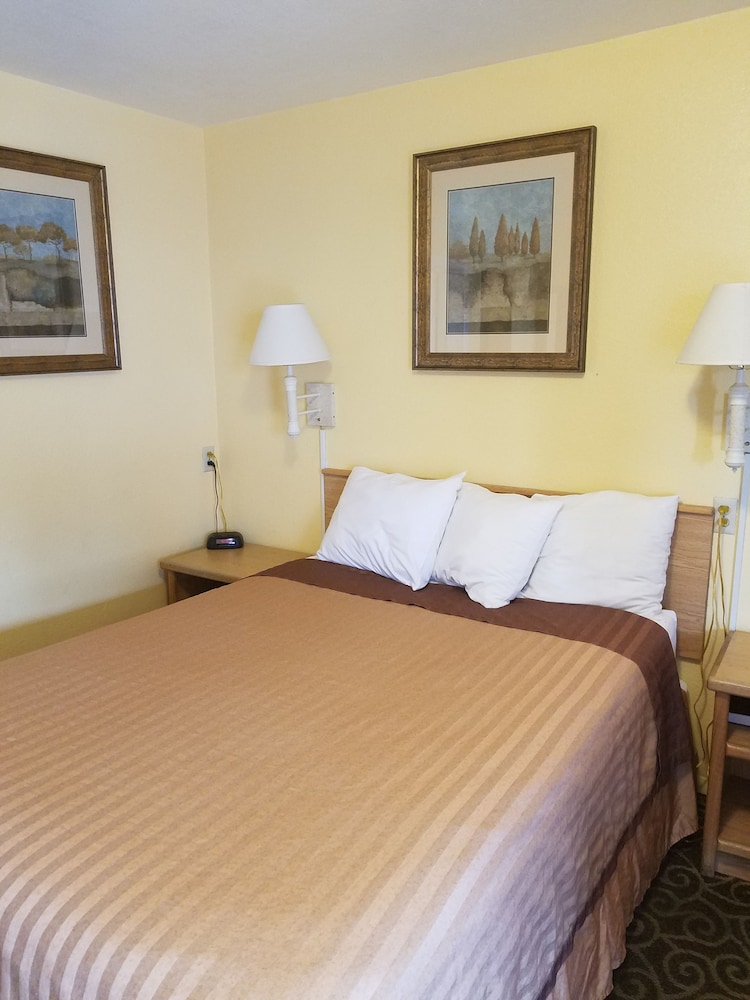 Travelodge by Wyndham Wenatchee 10/32
