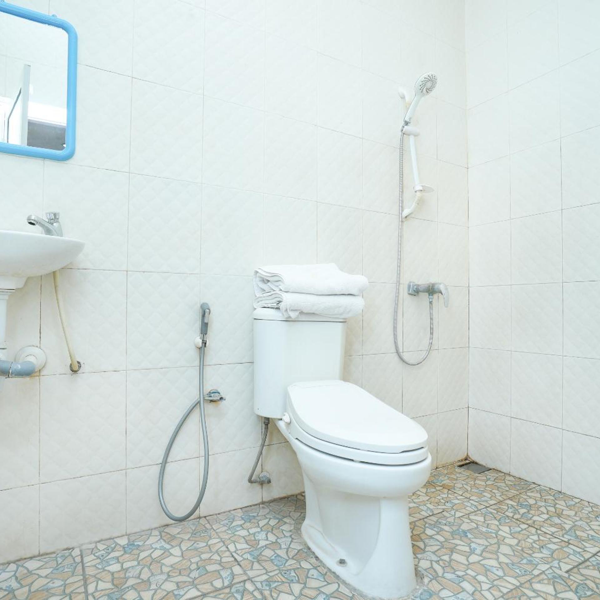 OYO 1239 Mojokerto Classic Homestay 24/41