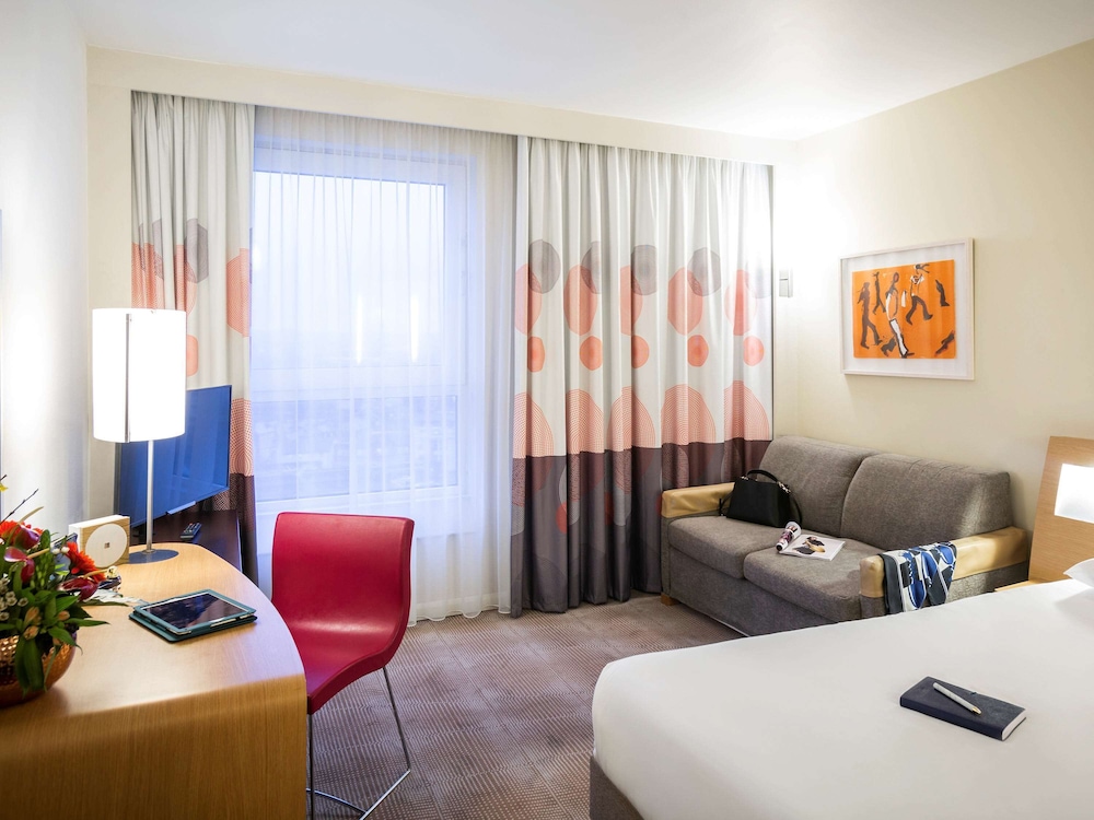 NOVOTEL READING CENTRE 62/80