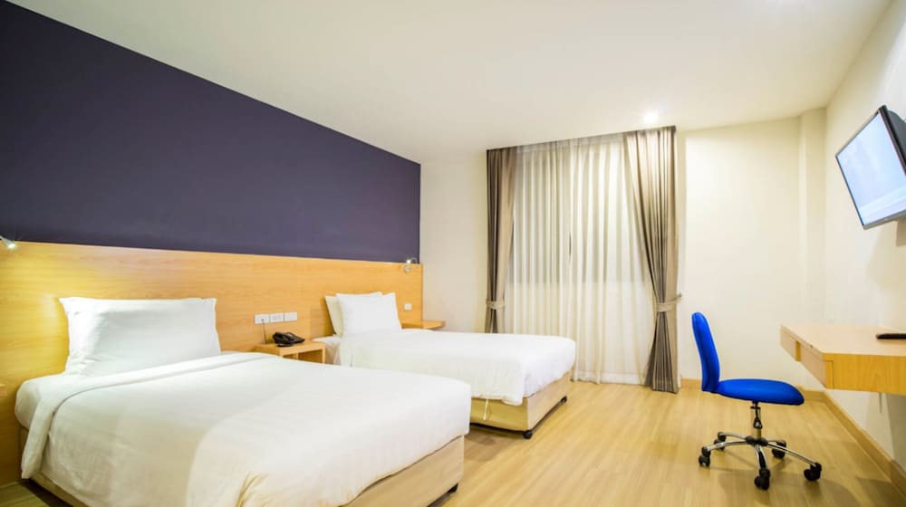 Solo Express Sukhumvit 81 23/57