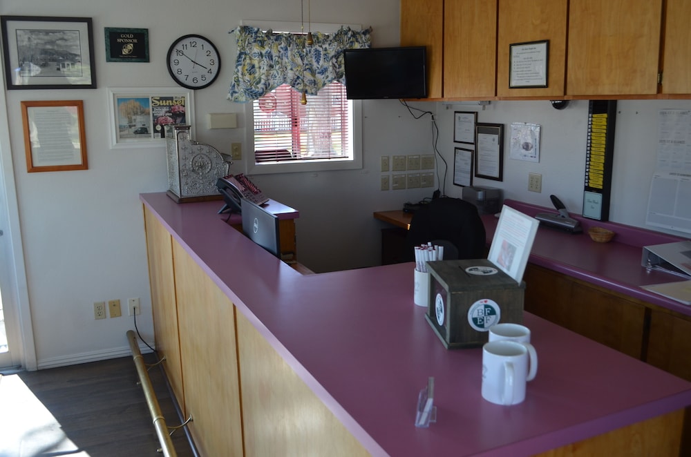 Silver Maple Inn and The Cain House Country Suites 1/19