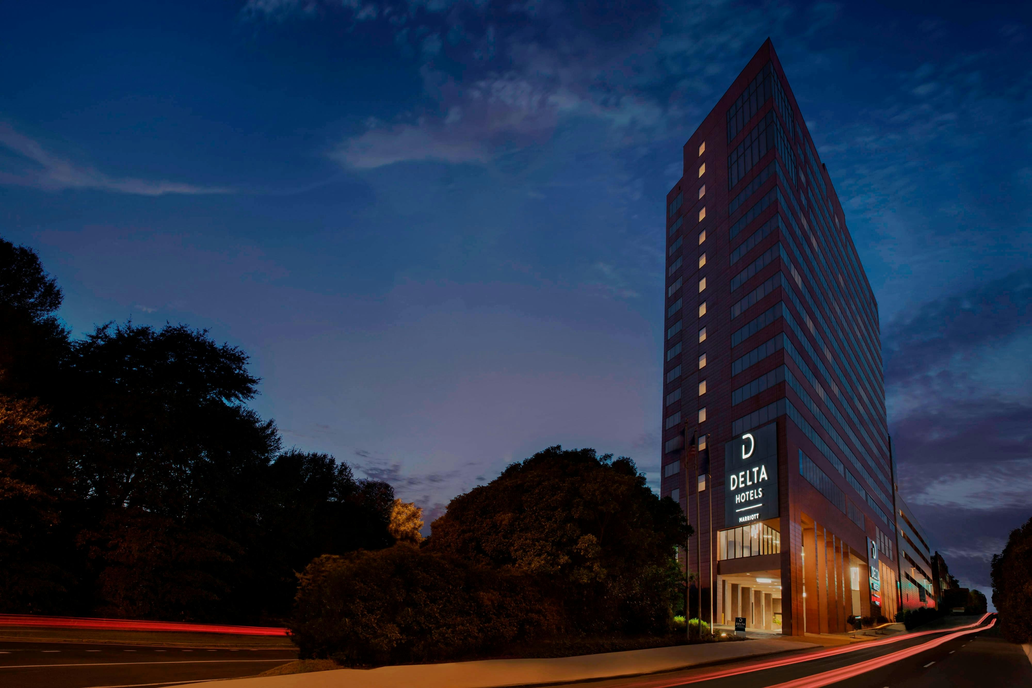 Delta Hotels Richmond Downtown 40/40