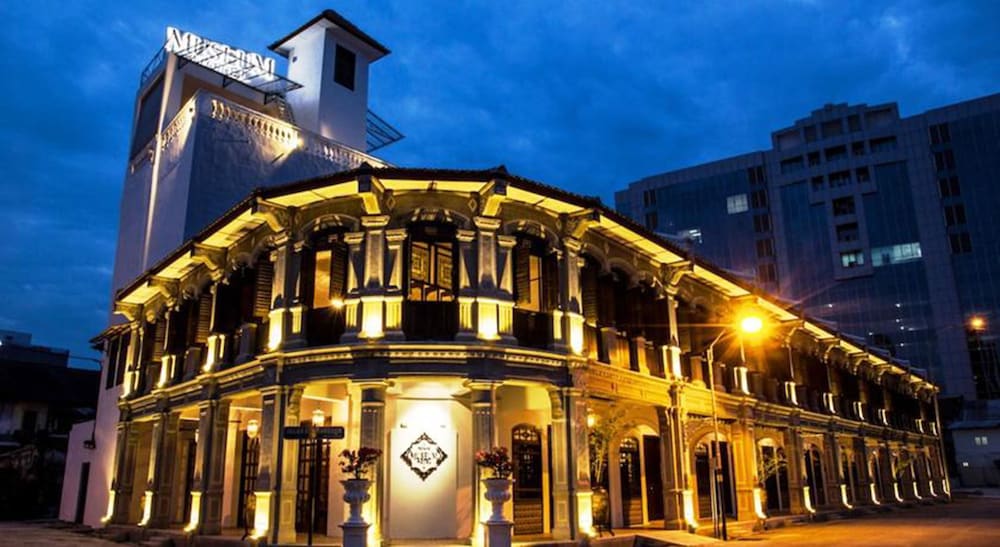MUSEUM HOTEL 2/79