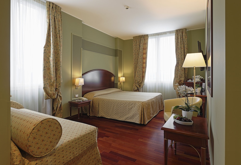 Savoia Hotel Regency 13/36