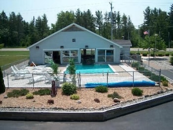 Sunrise Beach Motel 44/47