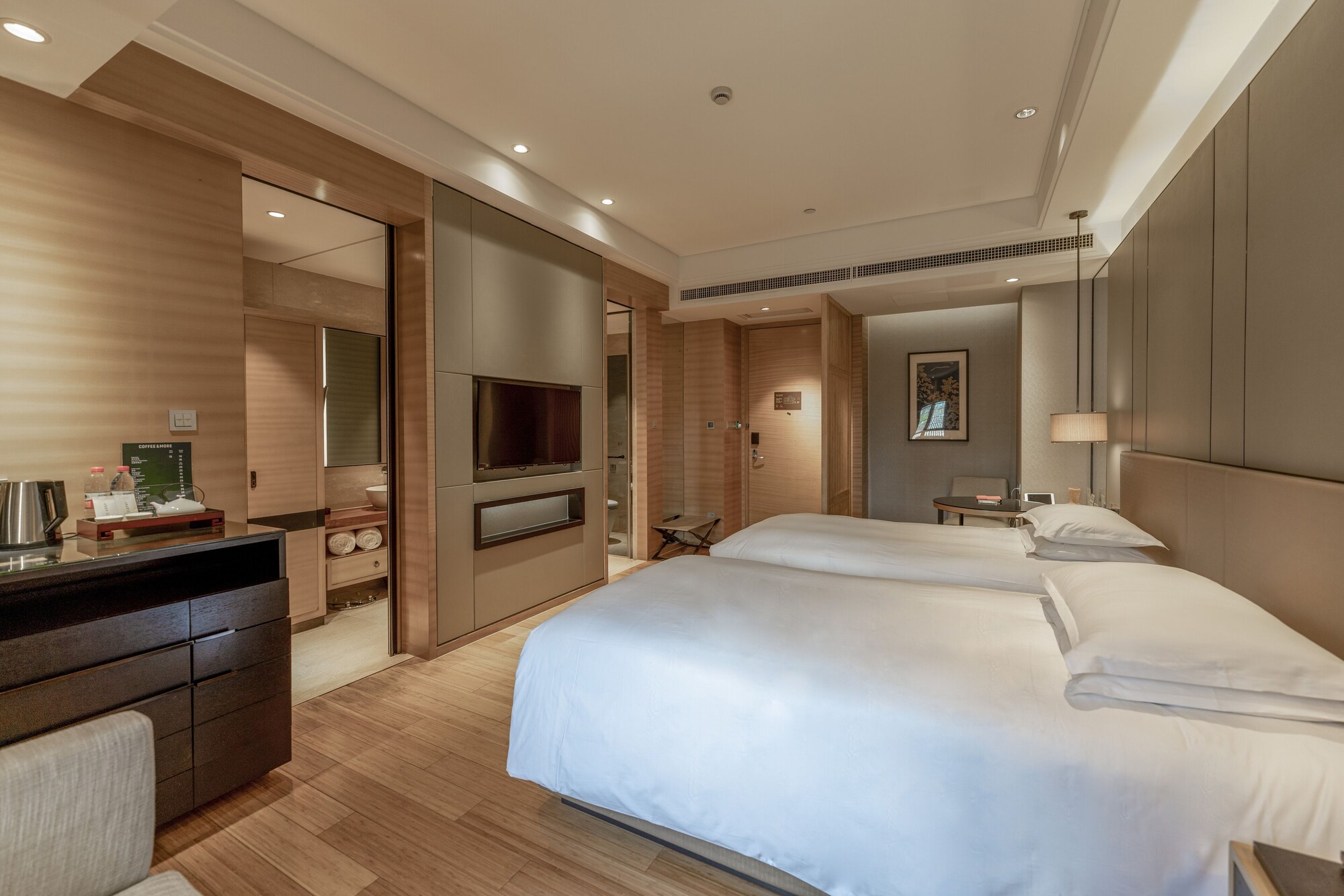 Elegant, Cocoon, King Bed