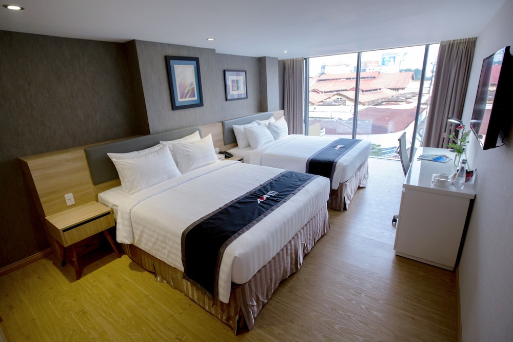 Avanti Hotel 28/38