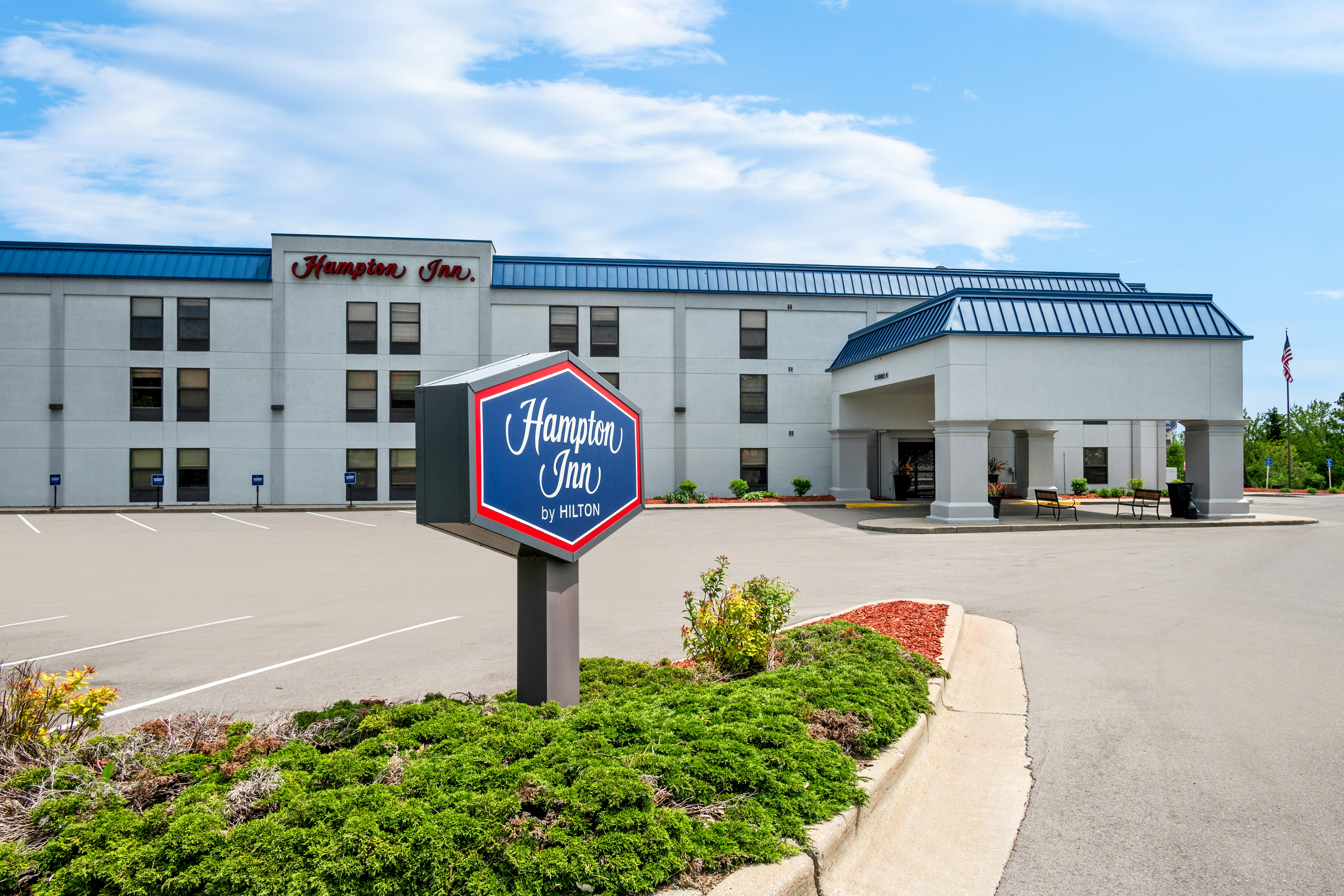 Hampton Inn Grand Rapids North 8/67