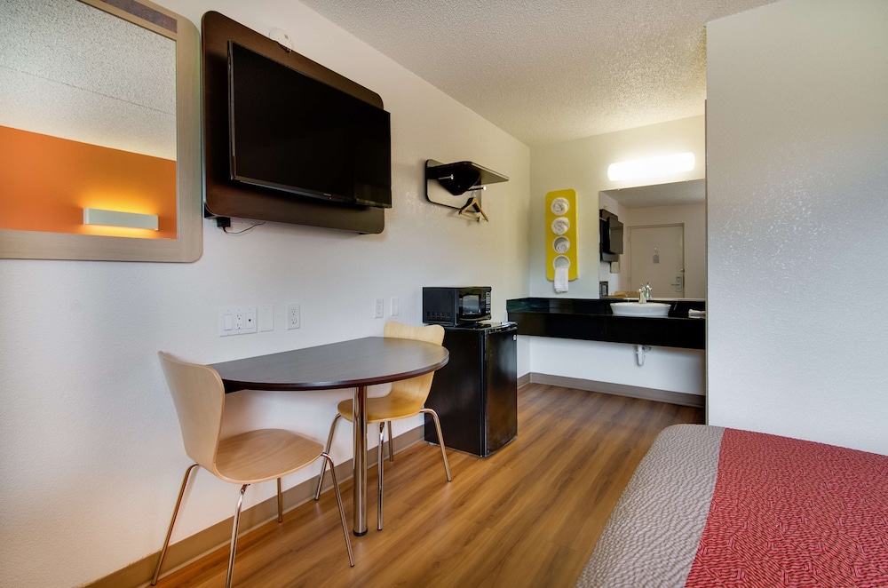 Motel6 Salina, KS 48/60