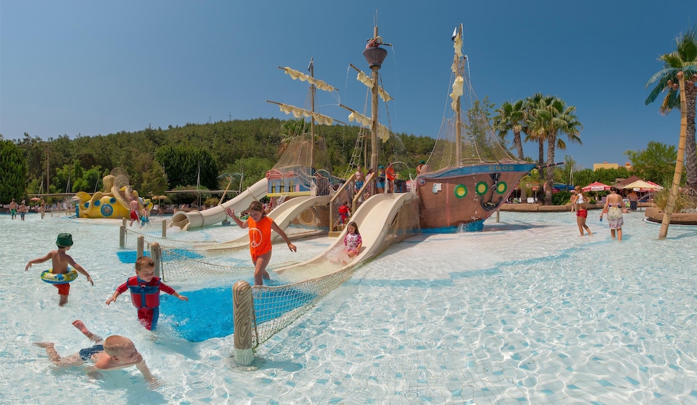 Aqua Fantasy Aquapark Hotel And Spa All Inclusive 64/68