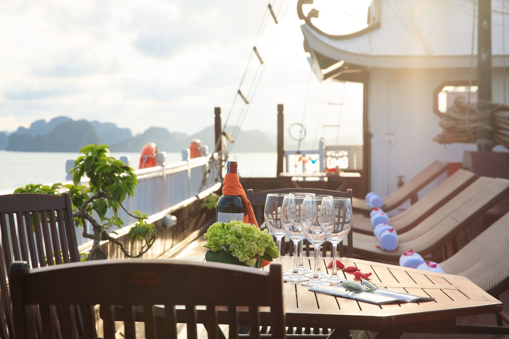 Halong Royal Palace Cruise 43/62