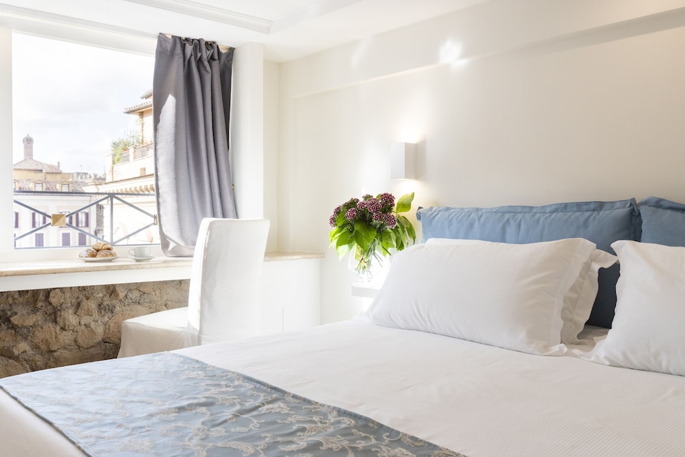FAMILY SUITE, CITY VIEW, ATTIC