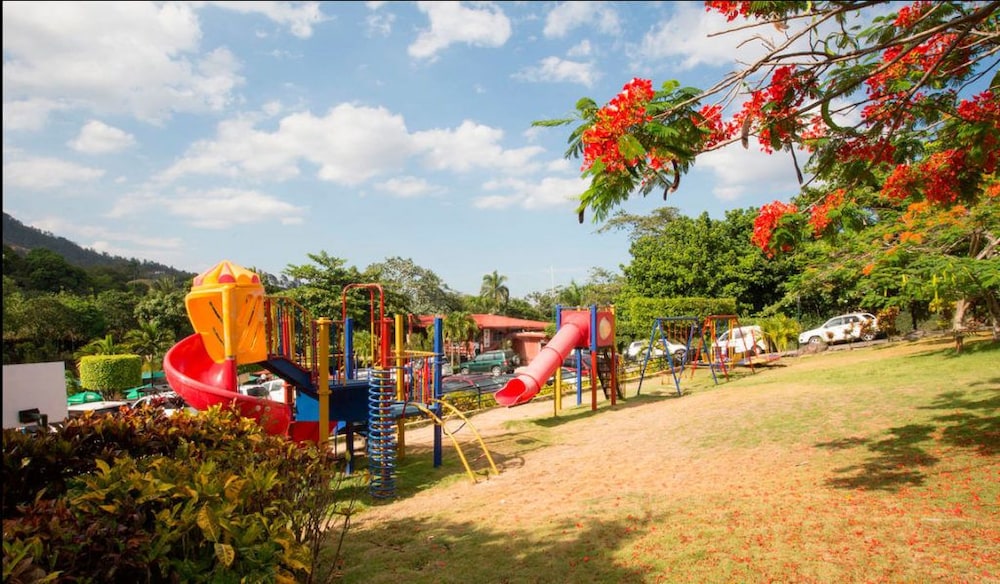 Jarabacoa River Club 48/57