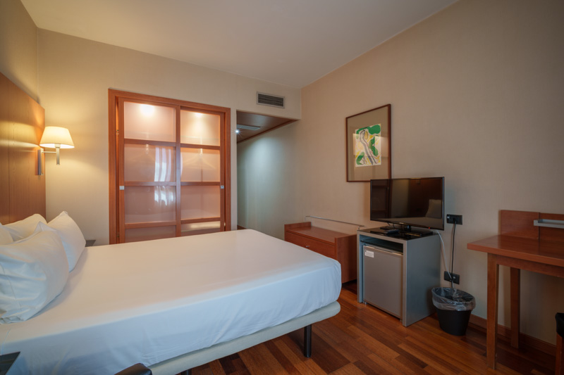 Standard, Double or Twin Bed