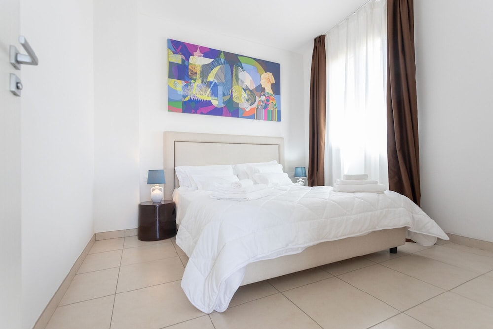 19 Summer Suites 22/60