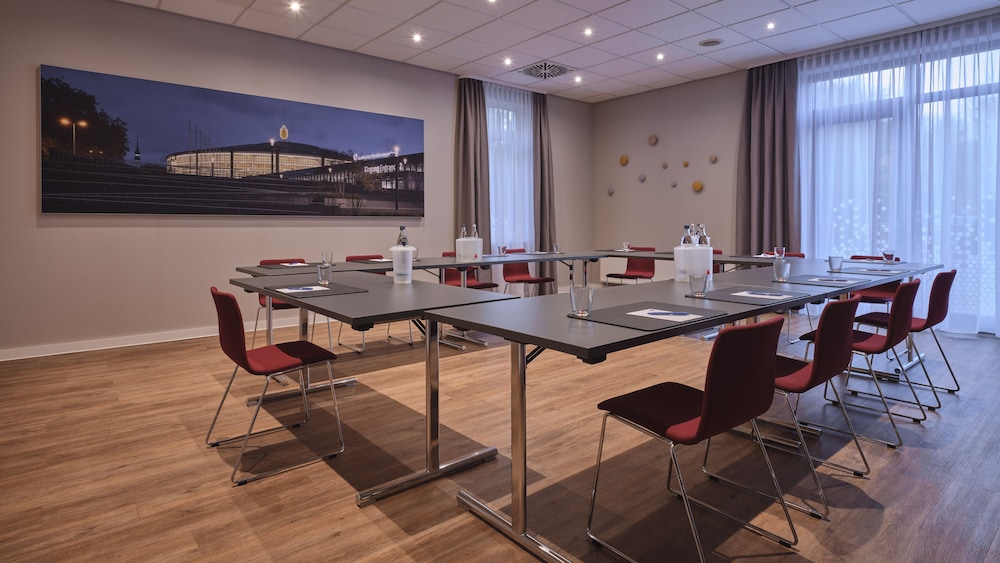 Holiday Inn Express Dortmund Hotel 40/46