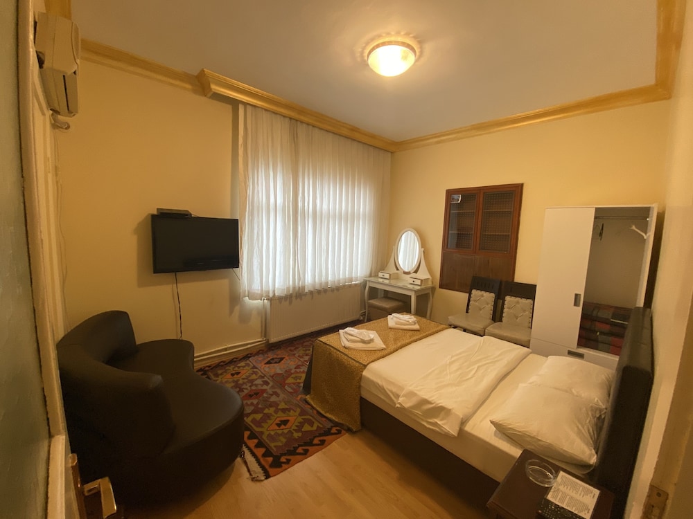 Mehmet Bey Hotel 33/70
