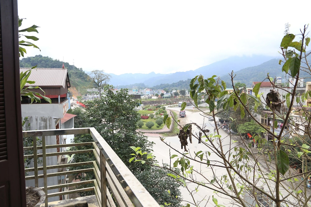Ha Giang Riverside Hostel 26/28