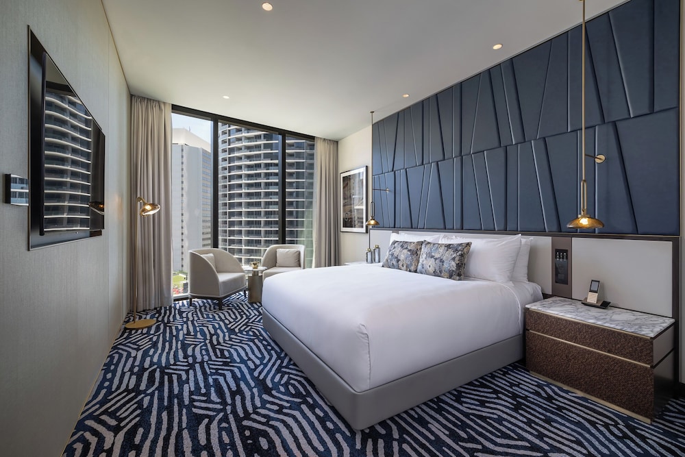 City, Suite, King Bed