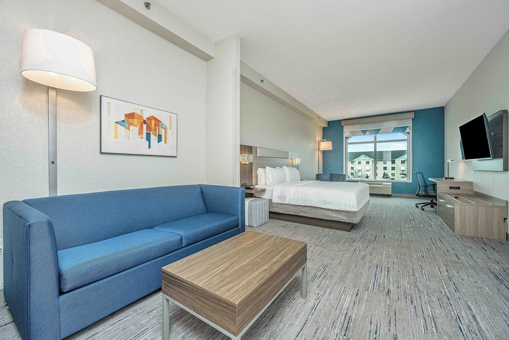 Holiday Inn Express Hotel And Suites Charleston Arpt Conv Ctr Area 46/67
