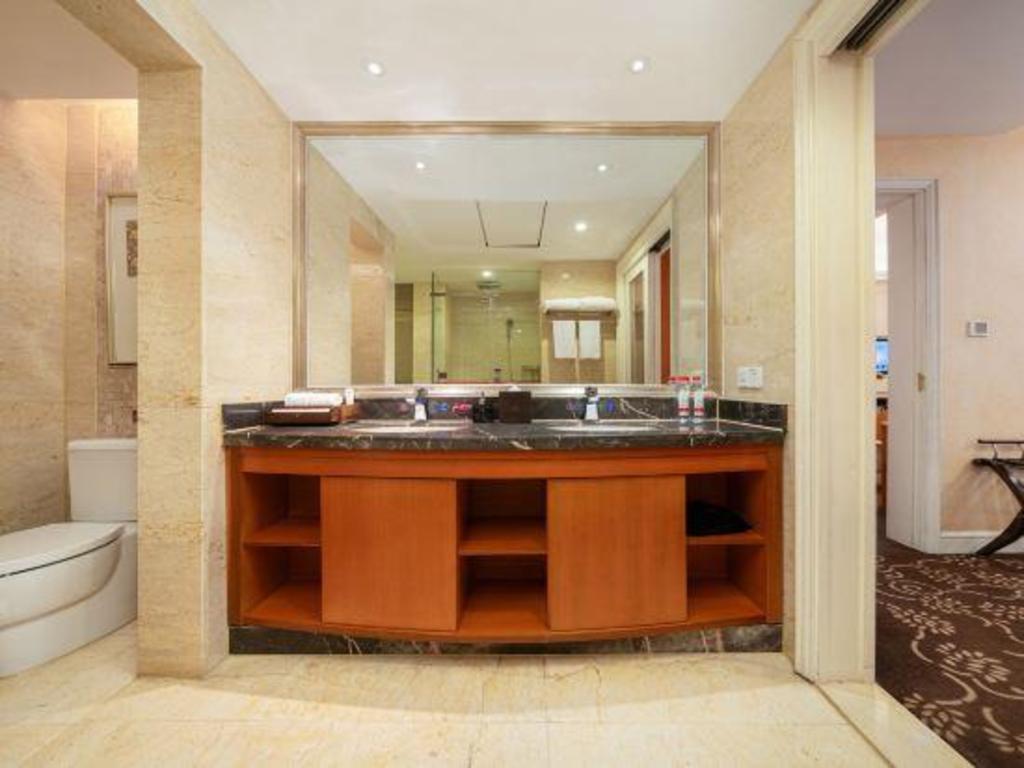 Hong Shan International Hotel 45/48