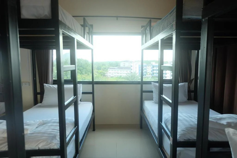 Female Dorm, Female Only
