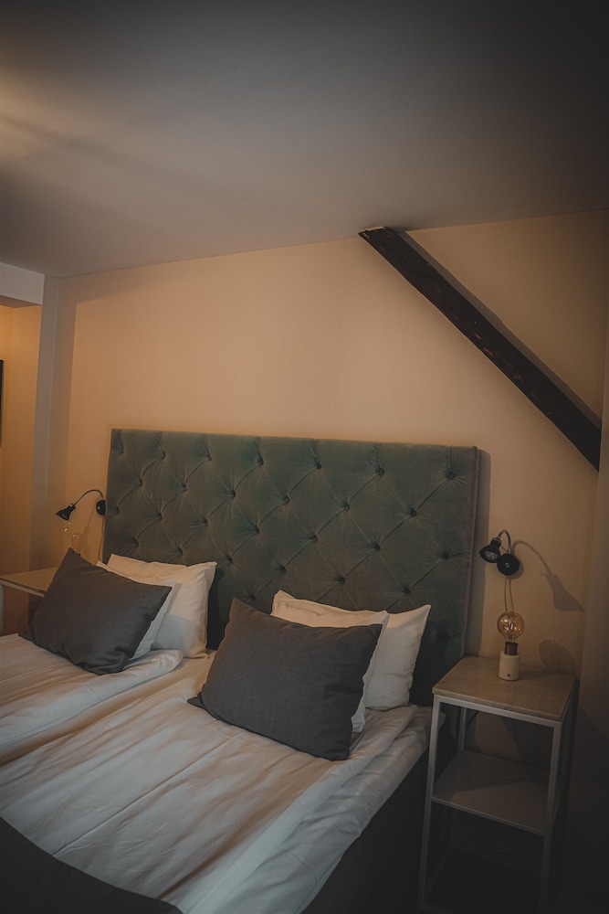 Mojo Hotell 10/50