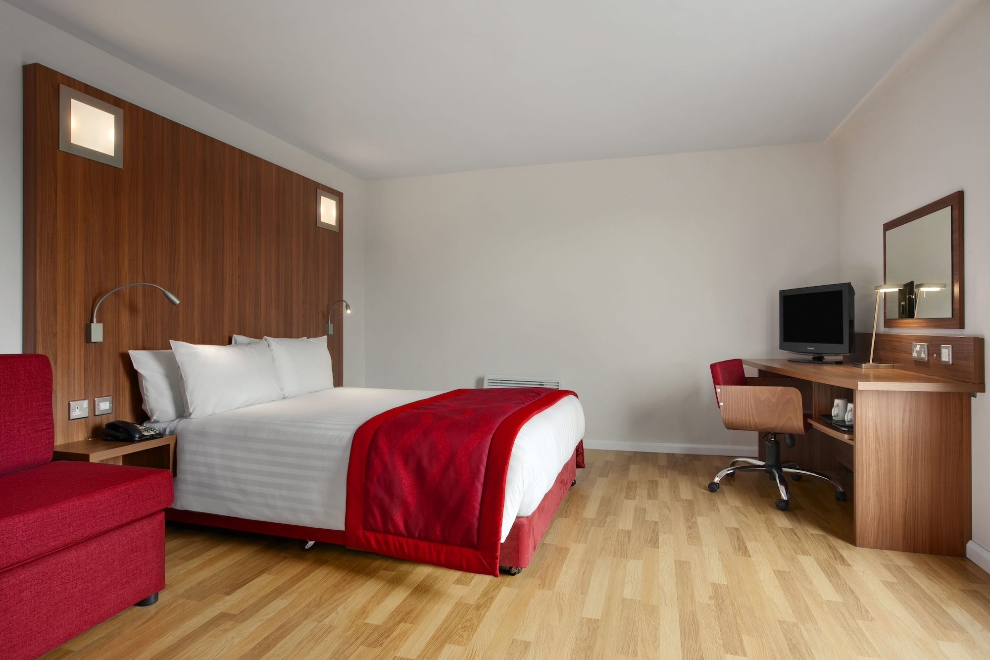 ROOM, DOUBLE BED