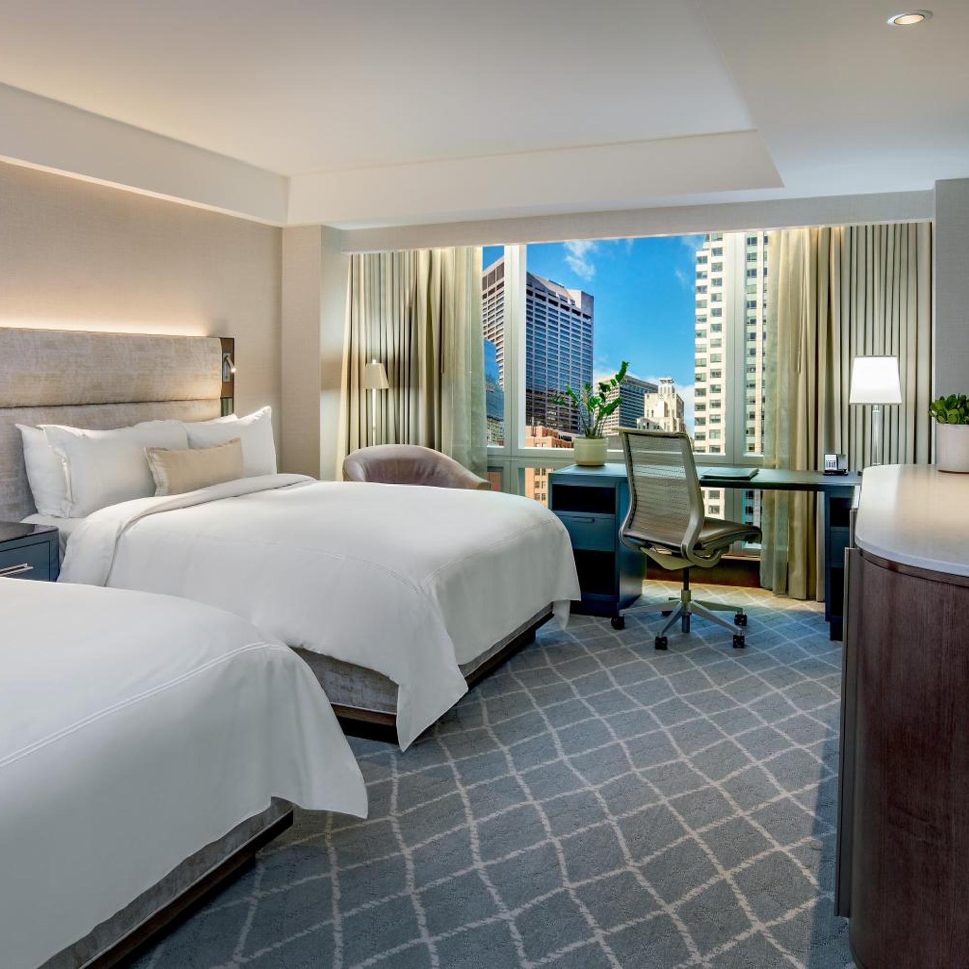 Room, Queen Bed, Greenway View