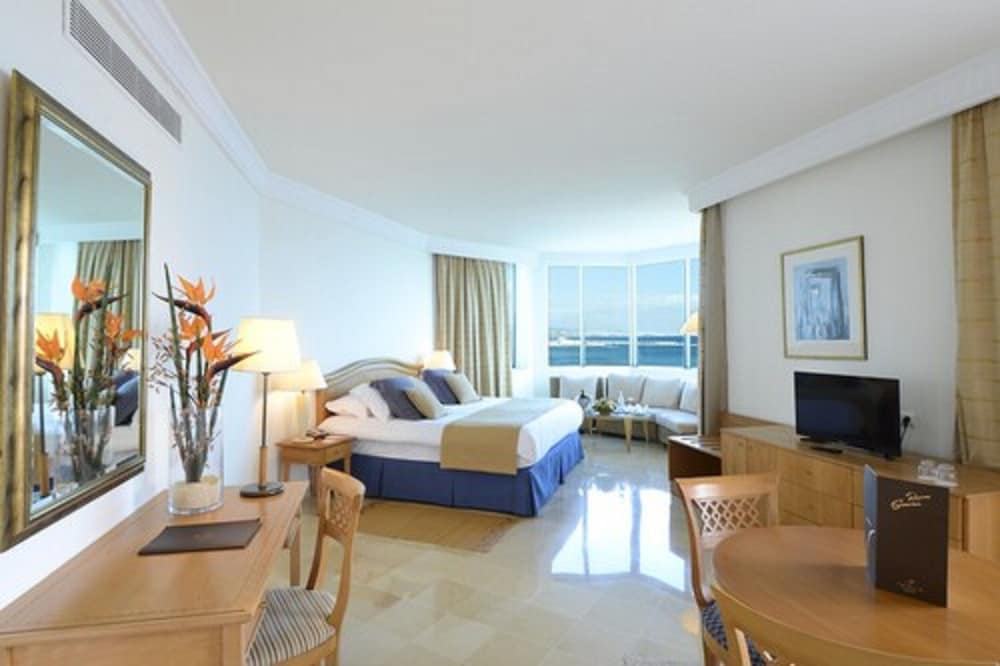 STANDARD, TRIPLE, SEA VIEW